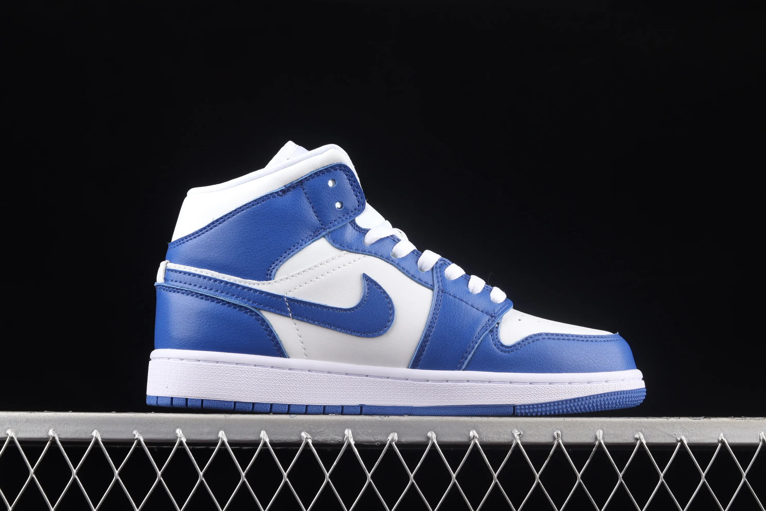 All Categories Air Jordan Jordan Series Basketball Shoes Air Jordan 1 Mid Differentiated Versions Air Jordan 1 Mid AJ1 Joe 1 Kentucky Blue Zhongbang Basketball Shoes BQ6472-104